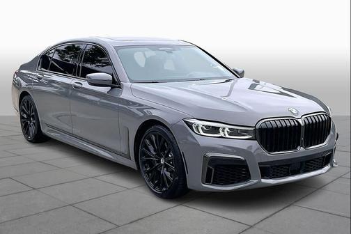 2022 BMW 740 i