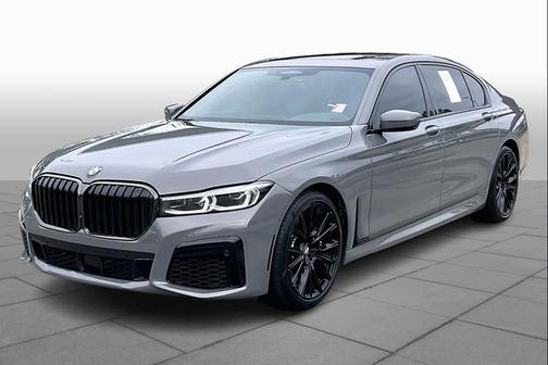 2022 BMW 740 i