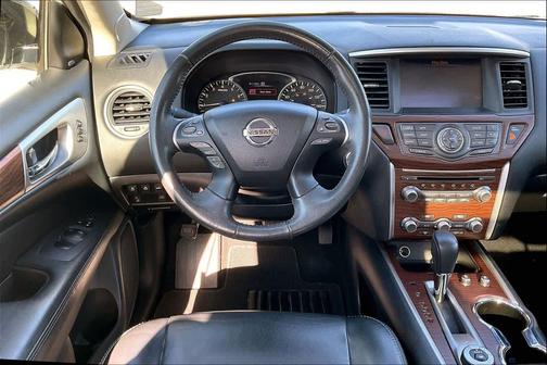2017 Nissan Pathfinder Platinum