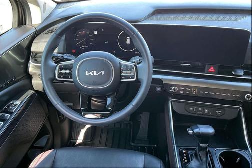 2025 Kia Carnival SX