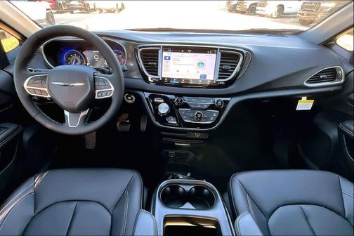 2026 Chrysler Voyager LX