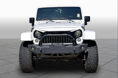 Bright White Clearcoat 2014 Jeep Wrangler Unlimited Sahara