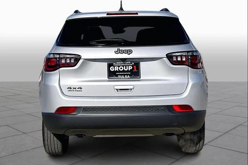 Silver Zynith Metallic Clearcoat 2026 Jeep Compass Latitude