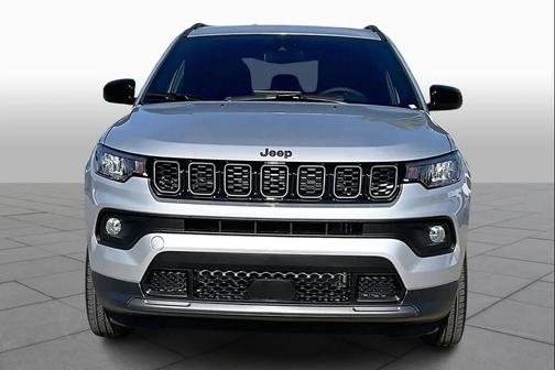 Silver Zynith Metallic Clearcoat 2026 Jeep Compass Latitude