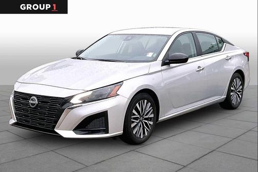 Brilliant Silver Metallic 2024 Nissan Altima 2.5 SV