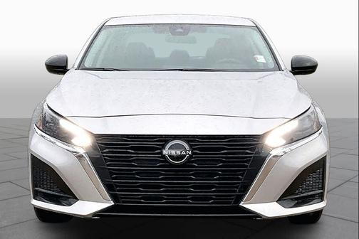 Brilliant Silver Metallic 2024 Nissan Altima 2.5 SV