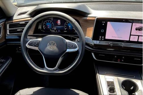 2024 Volkswagen Atlas 2.0T SE
