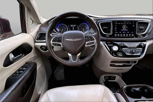 Velvet Red Pearlcoat 2017 Chrysler Pacifica Touring-L