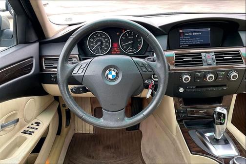 2008 BMW 528 528i