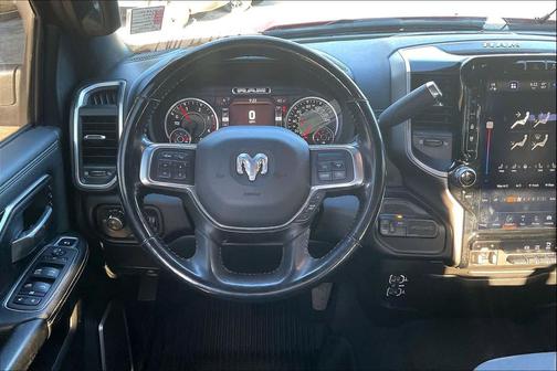 2022 RAM 2500 Laramie Crew Cab 4x4 6'4' Box