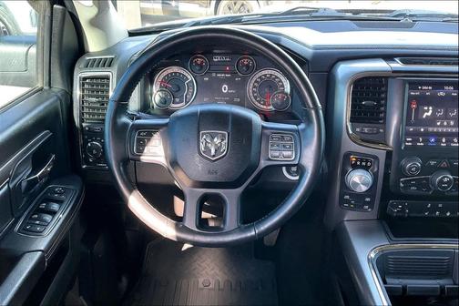 2018 RAM 1500 Night Crew Cab 4x4 5'7' Box