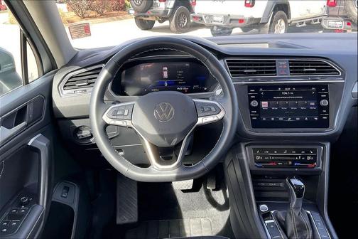 2024 Volkswagen Tiguan 2.0T SE