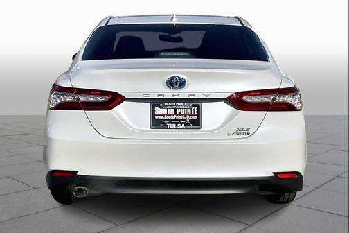 2020 Toyota Camry Hybrid XLE