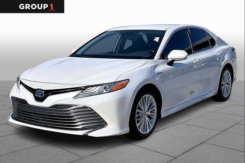 2020 Toyota Camry Hybrid XLE