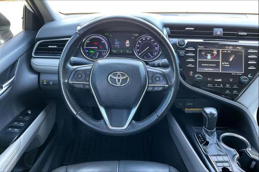 2020 Toyota Camry Hybrid XLE