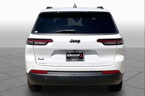 PW7/Bright Whit 2027 Jeep Grand Cherokee L Laredo