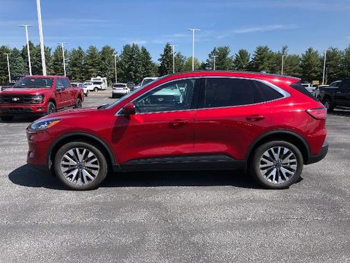 2022 Ford Escape TITANIUM