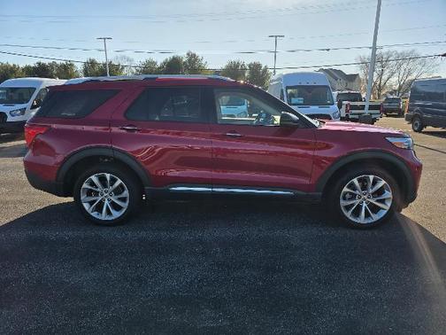 2023 Ford Explorer PLATINUM