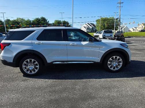 SPACE WHITE METALLIC 2025 Ford Explorer ACTIVE