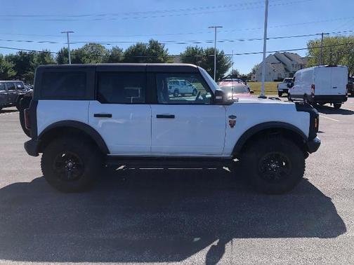 2023 Ford Bronco WILDTRAK