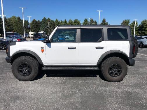 2023 Ford Bronco WILDTRAK