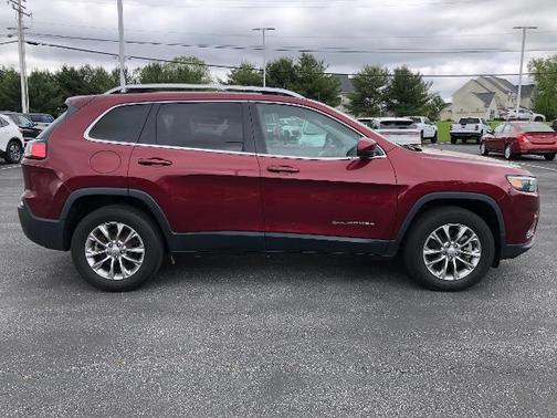 2021 Jeep Cherokee LATITUDE LUX
