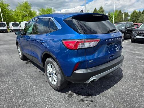 ATLAS BLUE METALLIC 2022 Ford Escape SE
