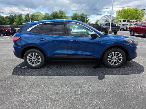 ATLAS BLUE METALLIC 2022 Ford Escape SE