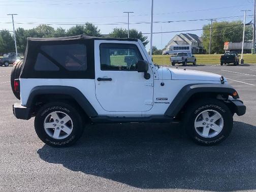 2018 Jeep Wrangler SPORT