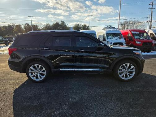 2023 Ford Explorer PLATINUM