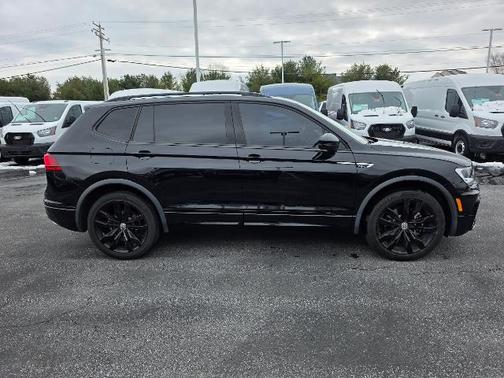 2021 Volkswagen Tiguan 2.0T SE R-LINE BLACK