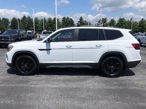 2024 Volkswagen Atlas 2.0T PEAK EDITION SE W/TECHNOLOGY