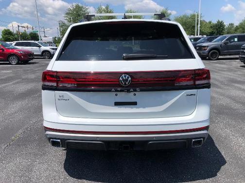 2024 Volkswagen Atlas 2.0T PEAK EDITION SE W/TECHNOLOGY