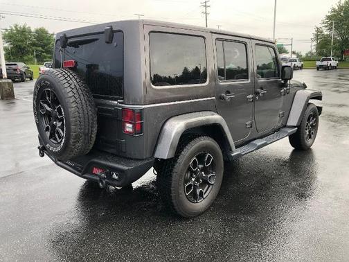 2017 Jeep Wrangler Unlimited SAHARA