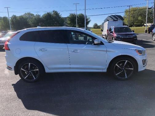 2016 Volvo XC60 T6 R-DESIGN PLATINUM