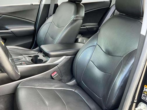 Mosaic Black Metallic 2017 Chevrolet Volt Premier