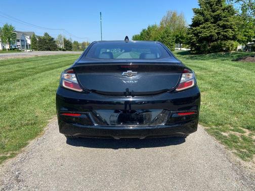 Mosaic Black Metallic 2017 Chevrolet Volt Premier