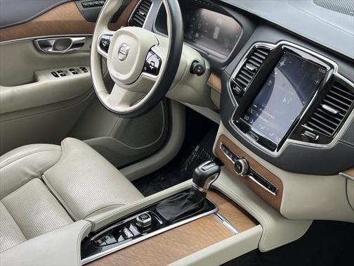 2019 Volvo XC90 T6 Inscription