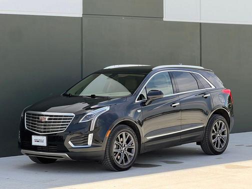 Stellar Black Metallic 2018 Cadillac XT5 Platinum