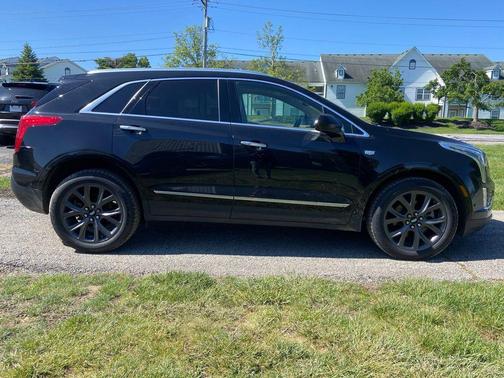 Black 2018 Cadillac XT5 Platinum