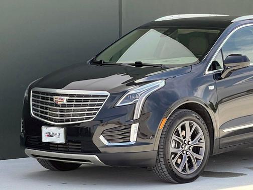 Stellar Black Metallic 2018 Cadillac XT5 Platinum