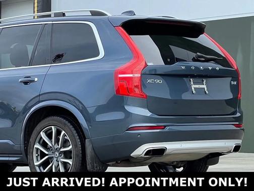2018 Volvo XC90 T6 Momentum