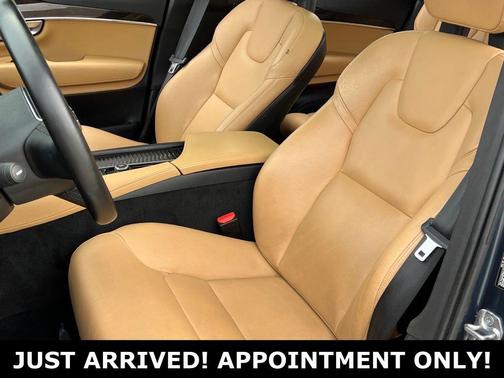 2018 Volvo XC90 T6 Momentum