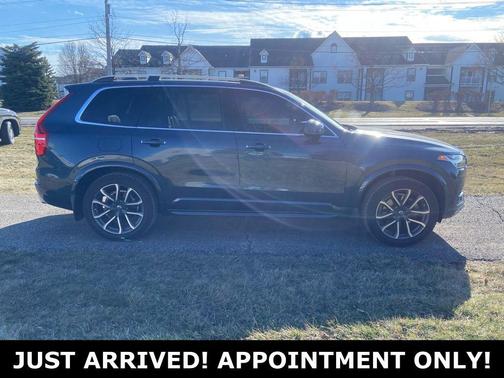 2018 Volvo XC90 T6 Momentum
