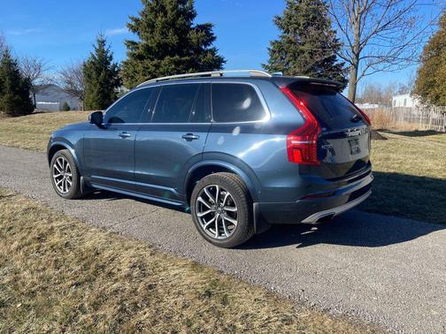 2018 Volvo XC90 T6 Momentum