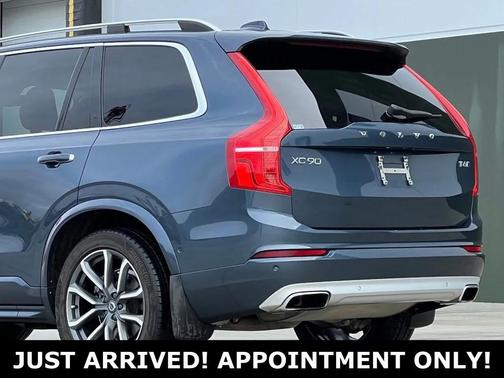 2018 Volvo XC90 T6 Momentum