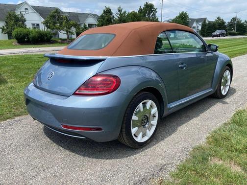 Gray 2019 Volkswagen Beetle 2.0T SE