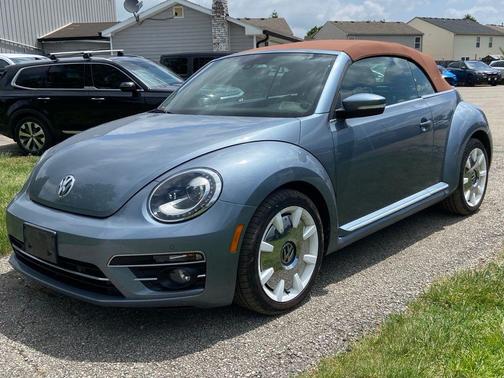 Gray 2019 Volkswagen Beetle 2.0T SE