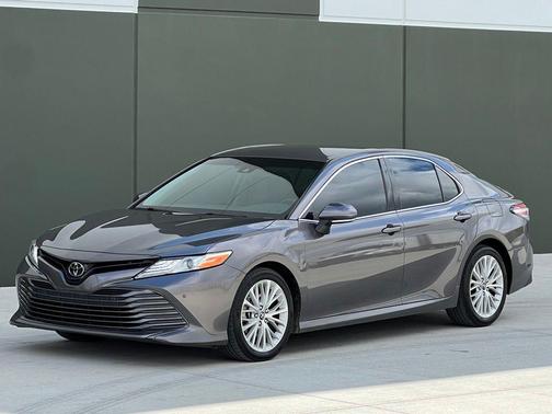 Predawn Gray Mica 2018 Toyota Camry XLE