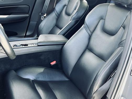 2019 Volvo XC60 T5 Momentum